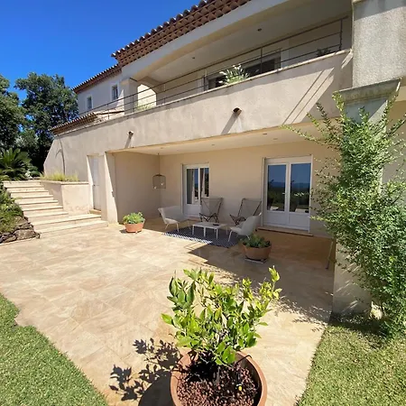 Belle Et Grande Contemporaine, Piscine, Vue Villa